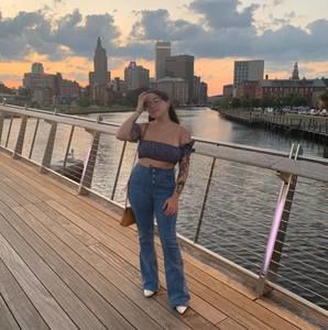 Meet your Posher, Casey